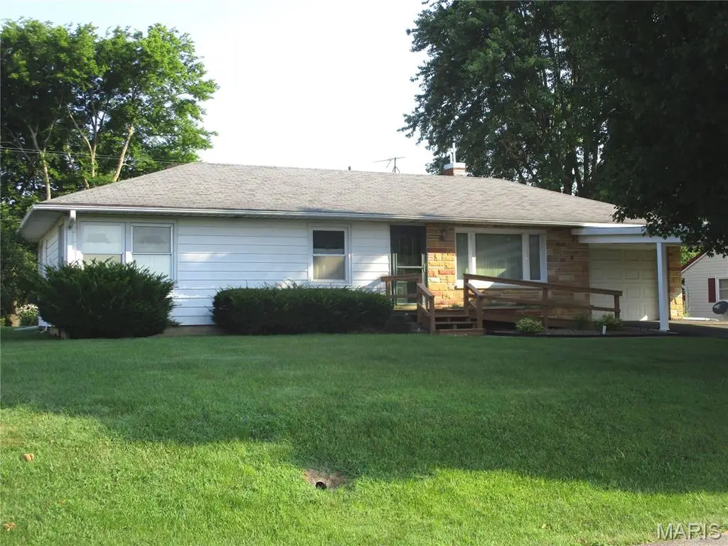 103 Paulette Street, Chester, IL 62233 - Image #1