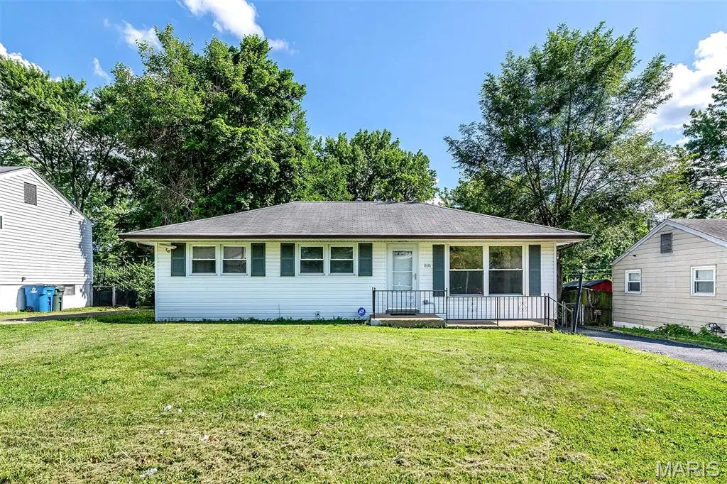 8616 Elwyn Drive, Hazelwood, MO 63042 - Image #1