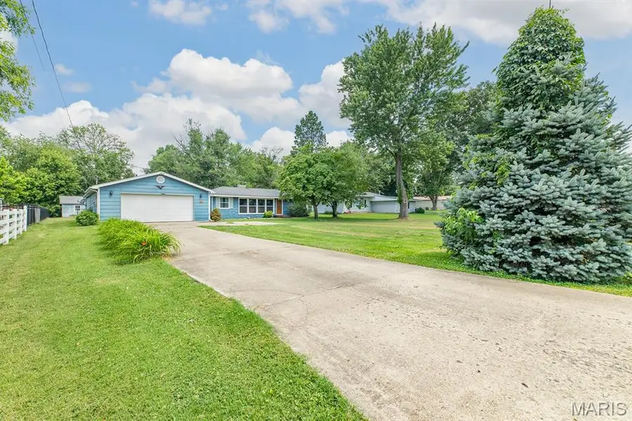 250 Hi Pointe Place, East Alton, IL 62024 - Image #2