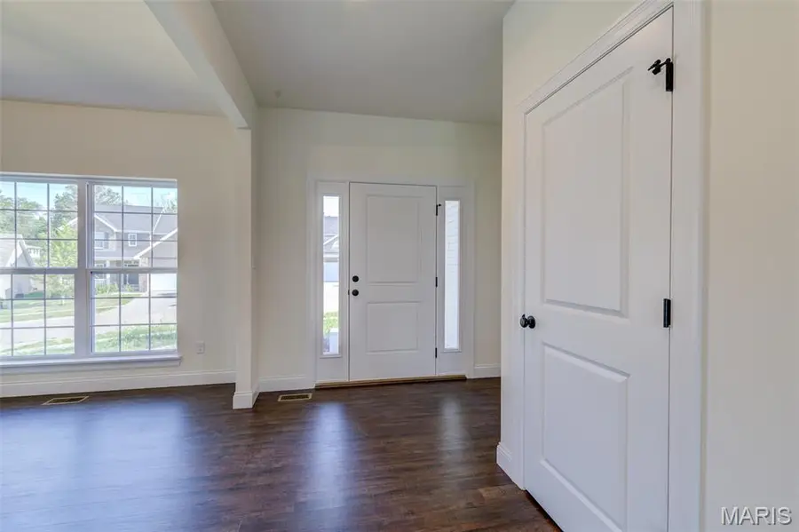 2025 Maryland Oaks Circle, Maryland Heights, MO 63146 - Image #3