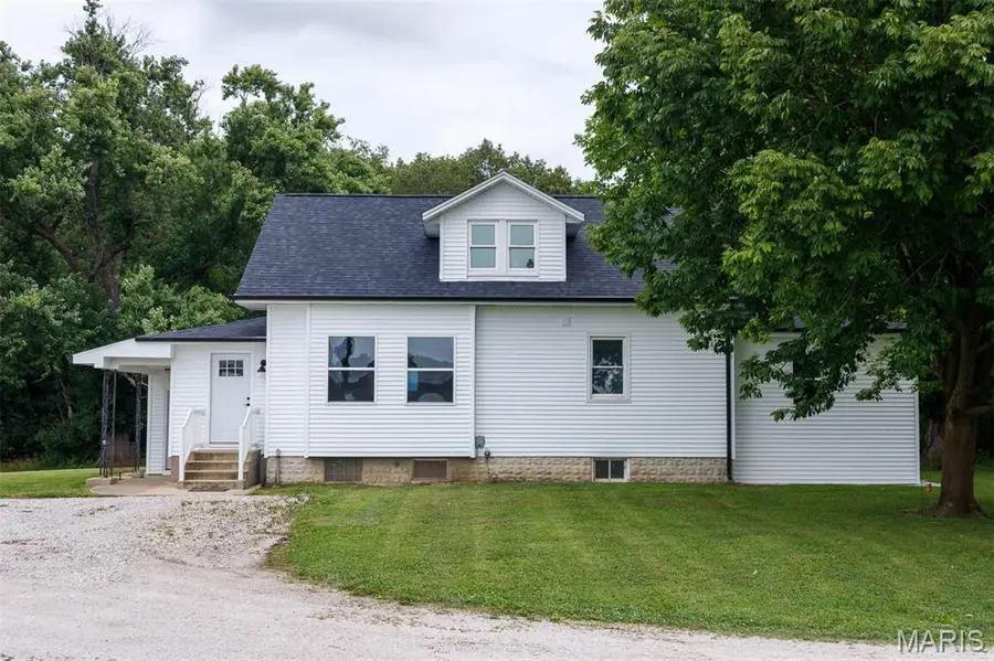 18347 Windy Hill Road, Staunton, IL 62088 - Image #3