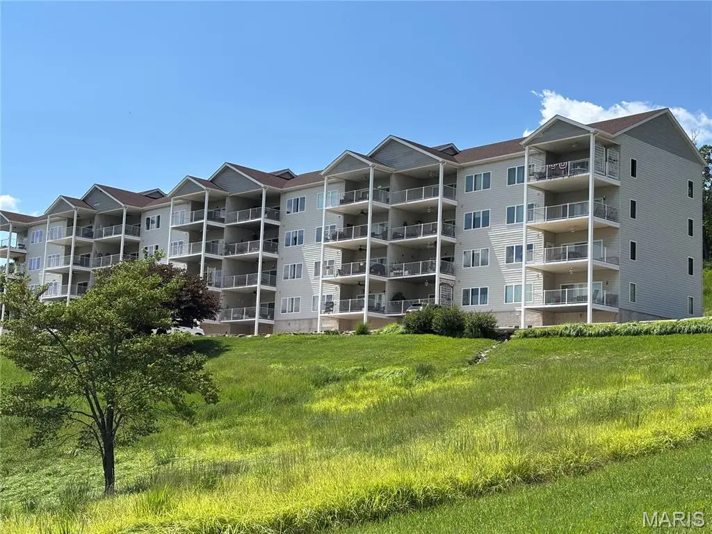 401 Timber Ridge Drive #16, Grafton, IL 62037 - Image #1