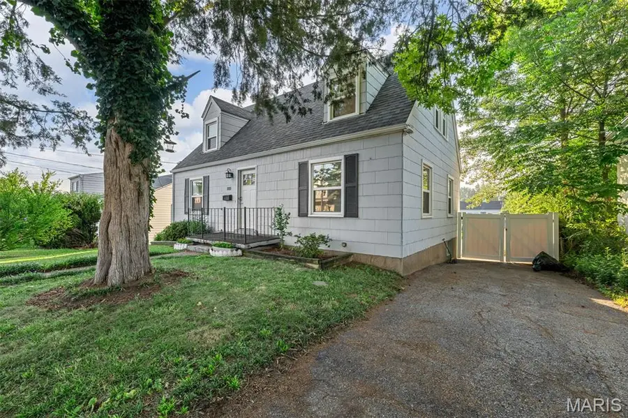 8506 Mathilda Avenue, Saint Louis, MO 63123 - Image #3