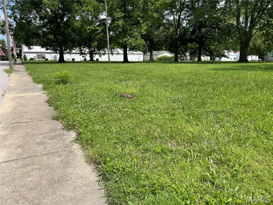 206 E Pocahontas Road, Highland, IL 62249 - Image #3