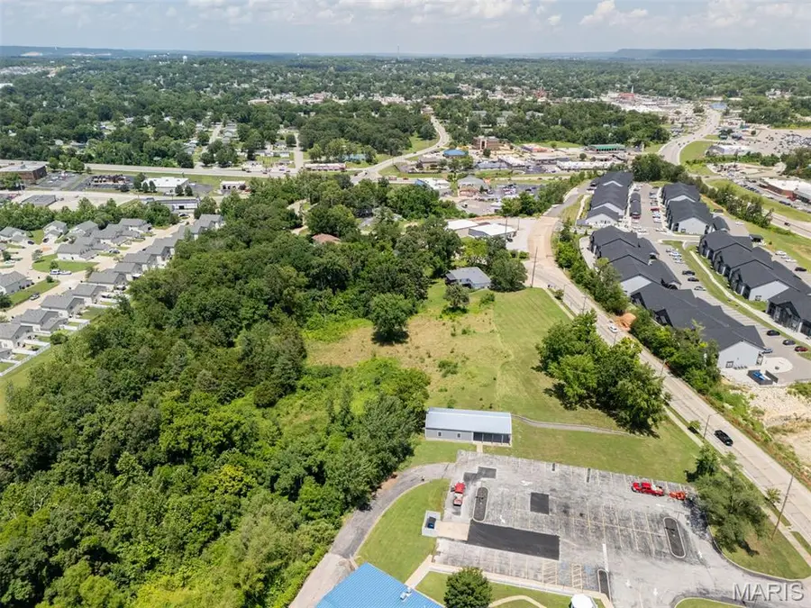 813 American Legion Dr, Festus, MO 63028 - Image #2