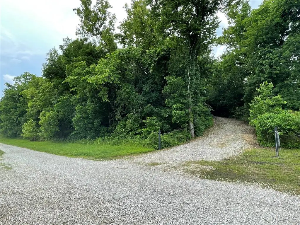 12 +/- acres Landing Trail, Lebanon, MO 65536 - Image #1