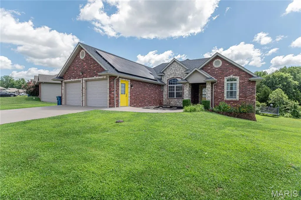 425 Edwards Drive, Holts Summit, MO 65043 - Image #1