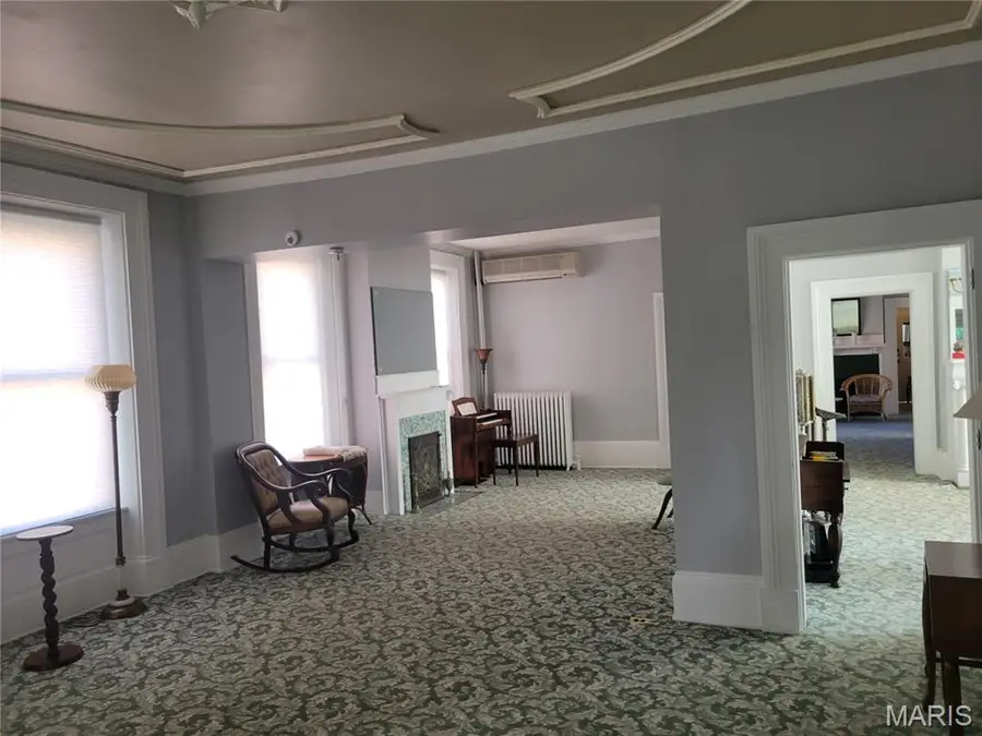 212 E Main Street, Carlinville, IL 62626 - Image #2