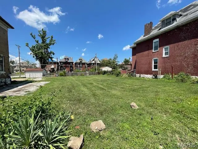 5089 Raymond Avenue, Saint Louis, MO 63113 - Image #2