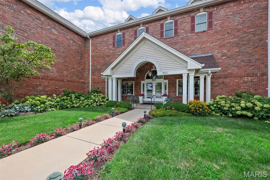 561 Sarah Lane #103, Creve Coeur, MO 63141 - Image #3
