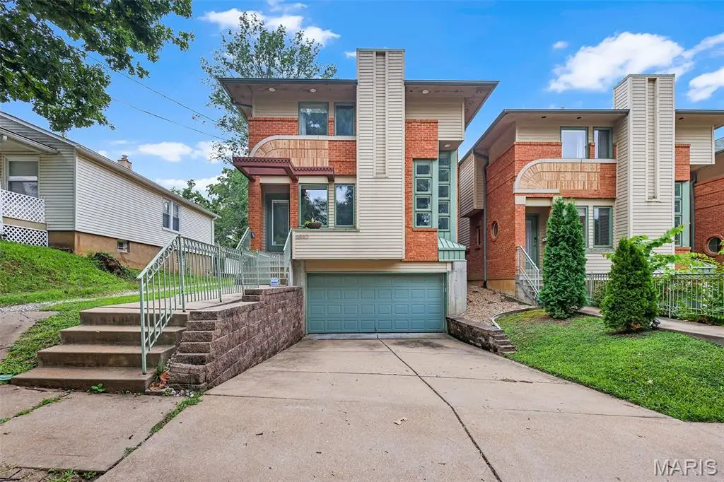 6840 Glades Avenue, Saint Louis, MO 63139 - Image #1