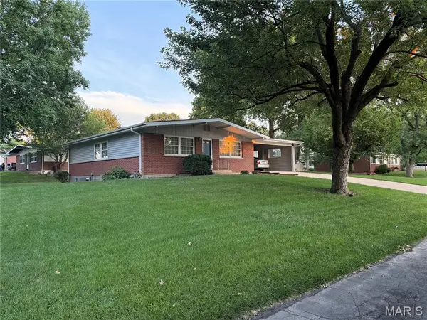 1060 Preakness Lane, Florissant, MO 63033