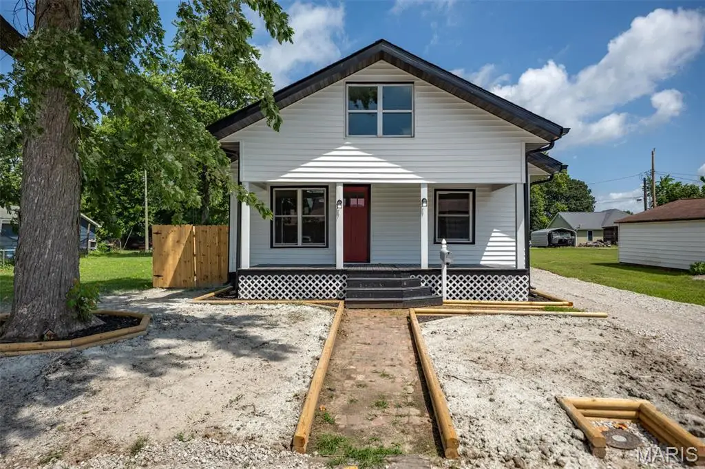 209 Charles Street, Gillespie, IL 62033 - Image #1
