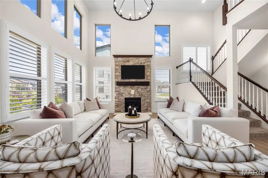 125 Far Meadow Drive, Lake Saint Louis, MO 63367 - Image #3