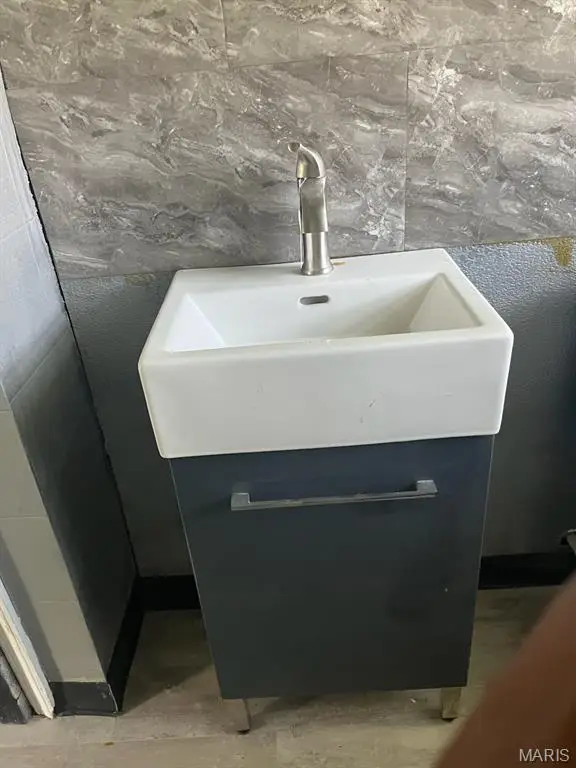 9223 Riverwood Drive, Jennings, MO 63136 - Image #3