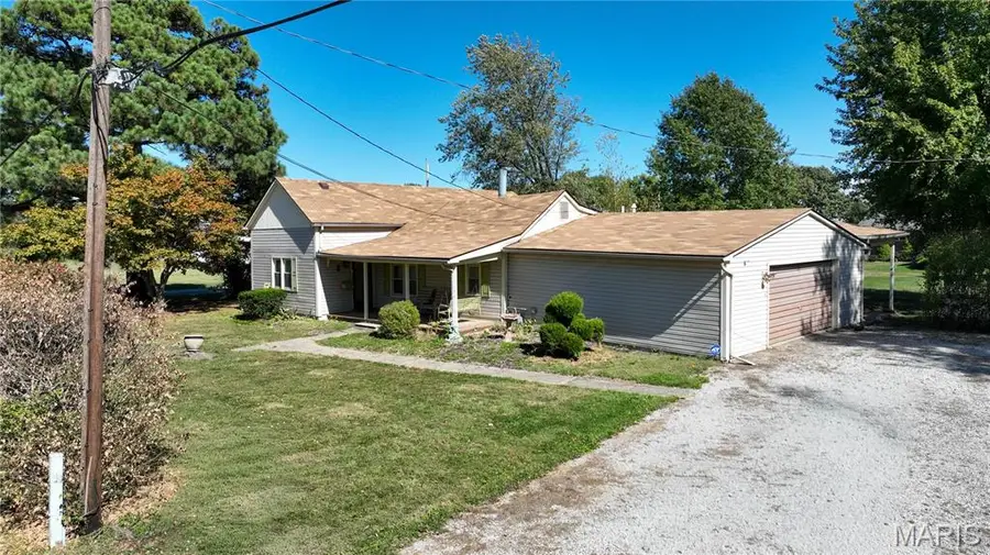 802 E Pleasant Street, Bunker Hill, IL 62014 - Image #2