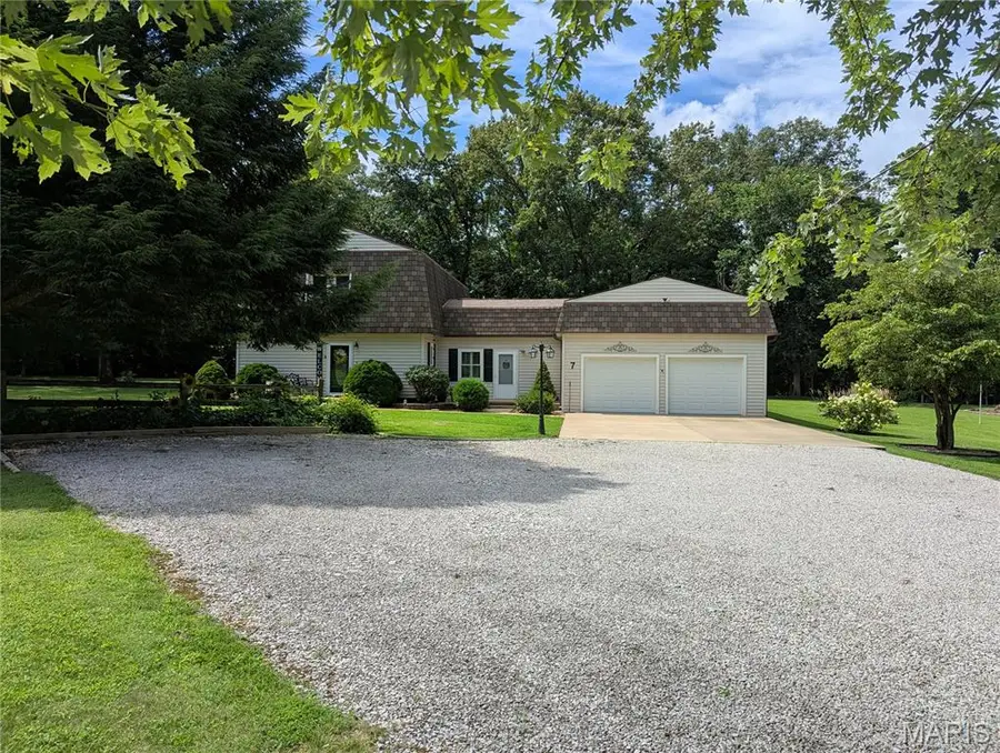 7 Fisher Lane, Greenville, IL 62246 - Image #3