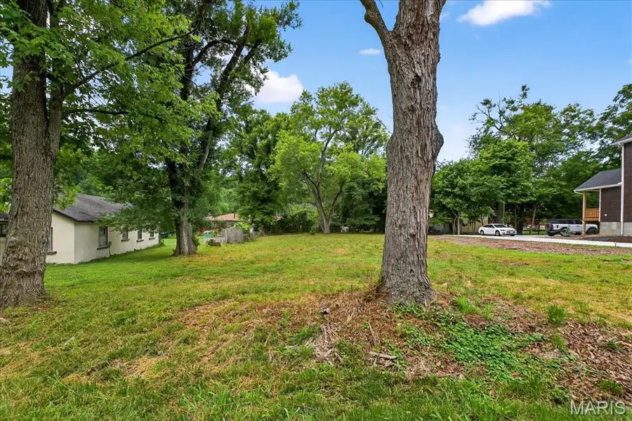 1217 Kiefer Creek Road, Ballwin, MO 63021 - Image #2