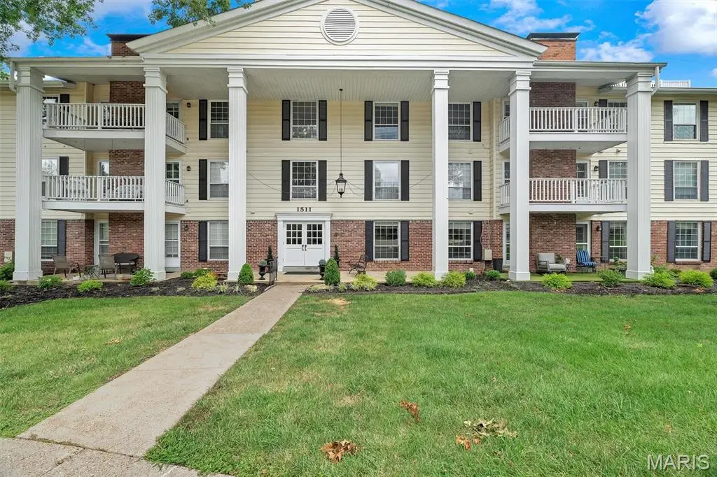 1511 Hampton Hall Drive #19 & 20, Chesterfield, MO 63017 - Image #1