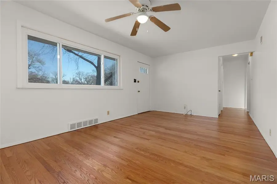 470 Hundley Drive, Florissant, MO 63031 - Image #3