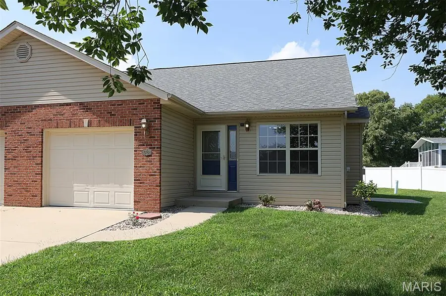 10904 Upland Terrace Drive, Lebanon, IL 62254 - Image #3