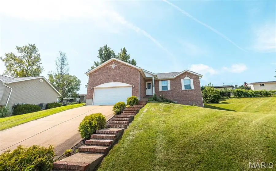 304 Madelyn Court, Washington, MO 63090 - Image #2