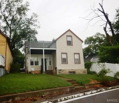 235 Military Road, St Louis, MO 63125