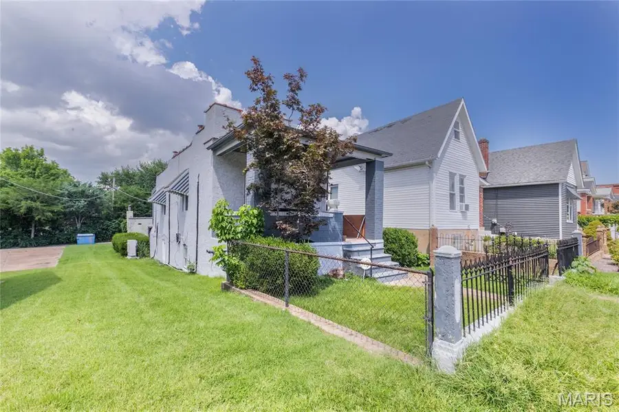 5335 Shaw Avenue, Saint Louis, MO 63110 - Image #2