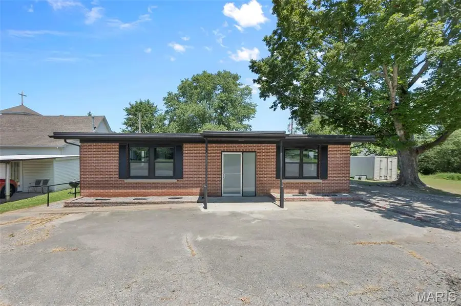 718 4th Street E, Scott City, MO 63780 - Image #2