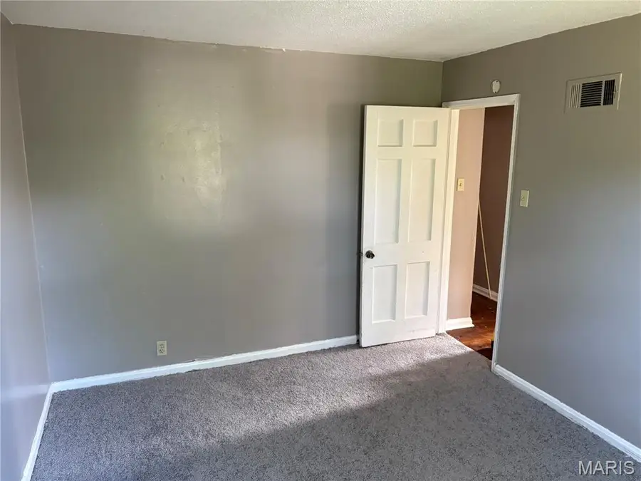 7443 Embury Court, Saint Louis, MO 63136 - Image #2