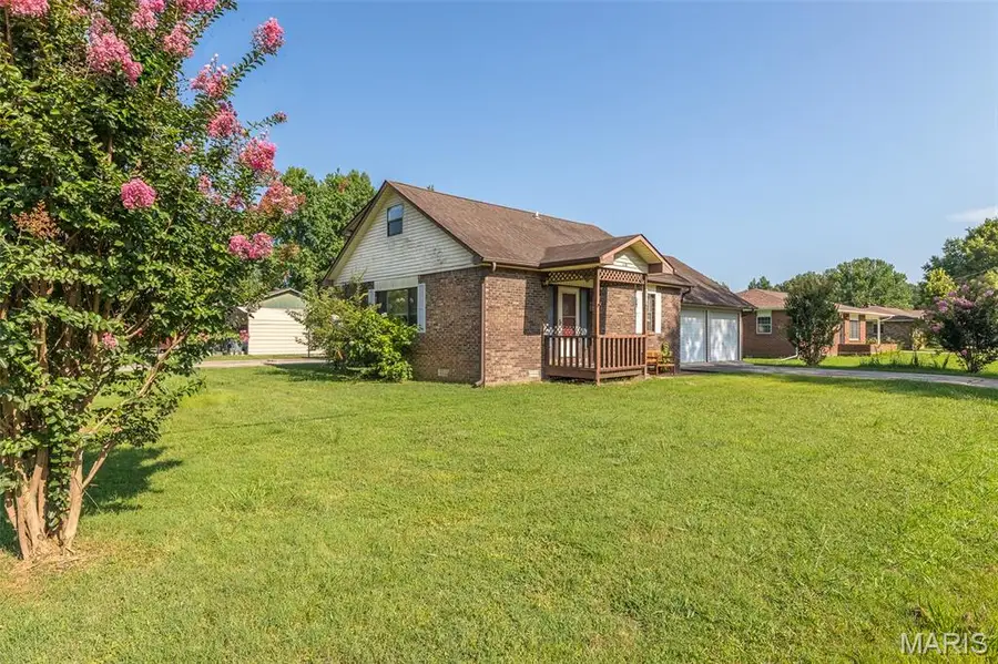 110 Hampton Ct, Poplar Bluff, MO 63901 - Image #2