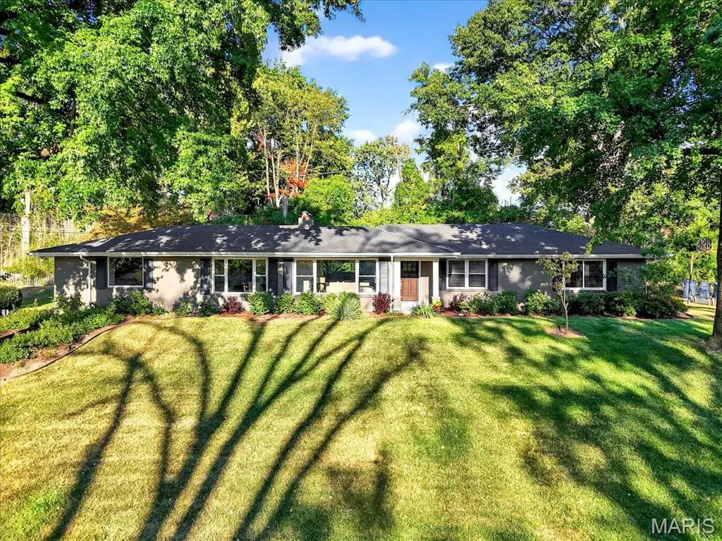 814 Mary Meadows Lane, Creve Coeur, MO 63141 - Image #1