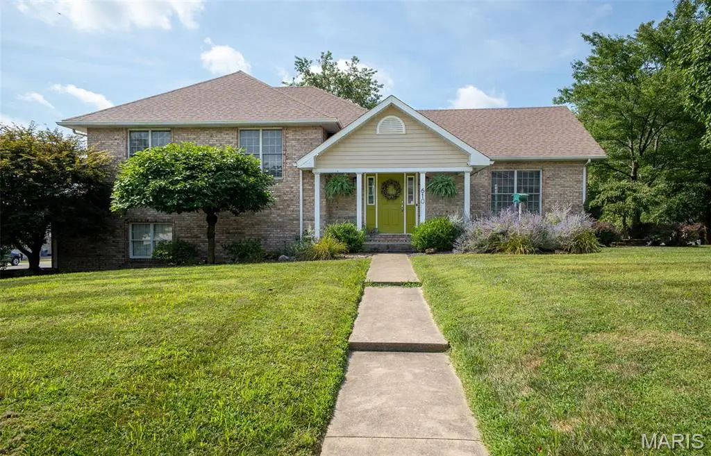 610 Deer Circle Drive, Carlyle, IL 62231 - Image #1