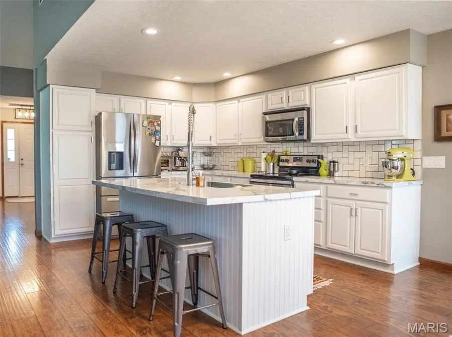 610 Deer Circle Drive, Carlyle, IL 62231 - Image #3