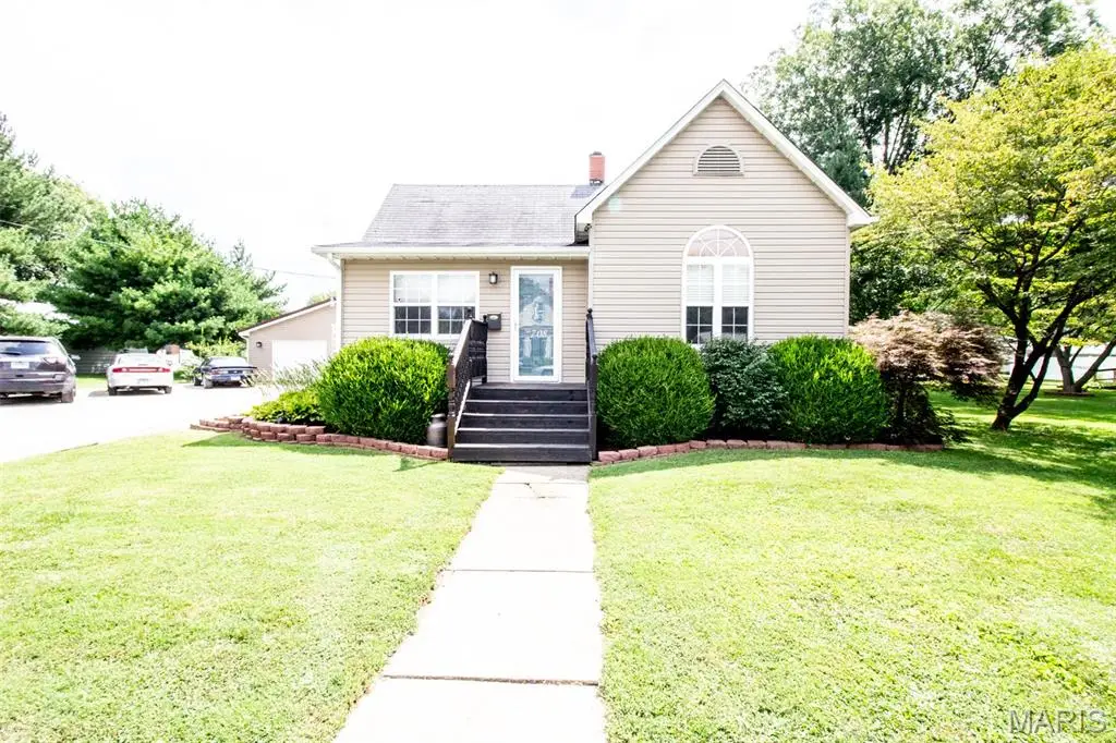 708 N Hibbard Street, Staunton, IL 62088 - Image #1