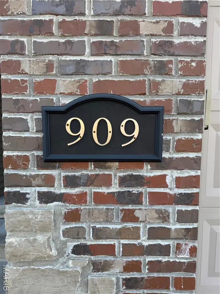 909 Q Avenue, Saint Clair, MO 63077 - Image #2