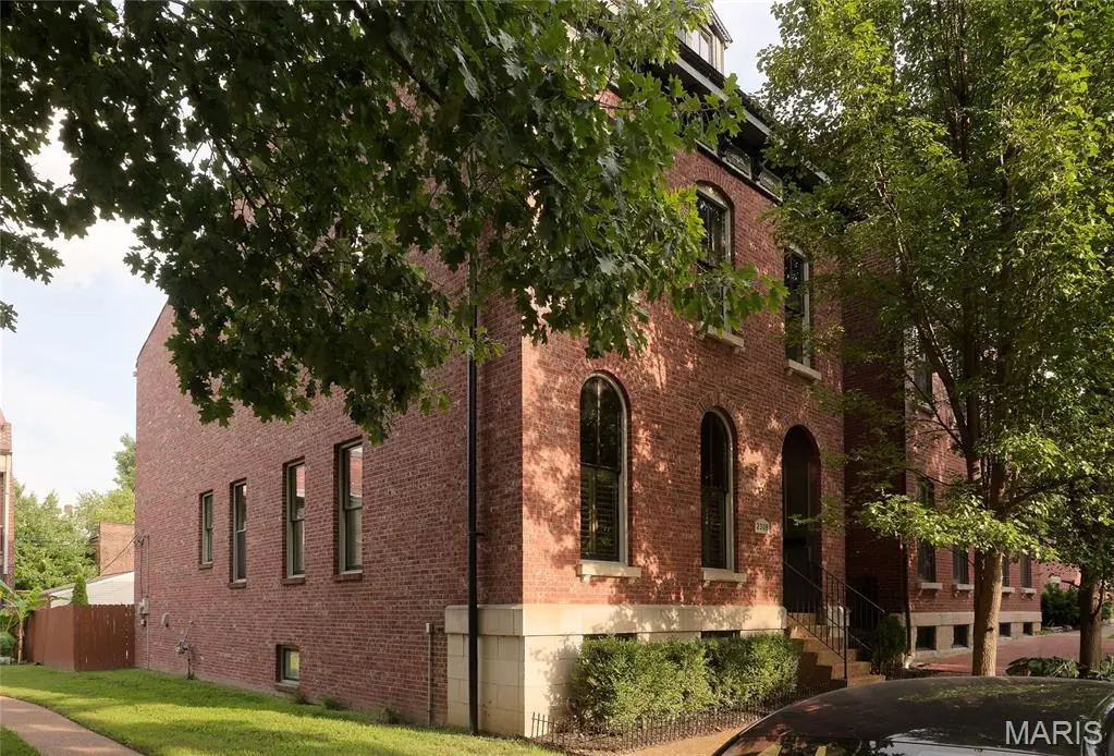 2308 S 10th Street, Saint Louis, MO 63104 - Image #1