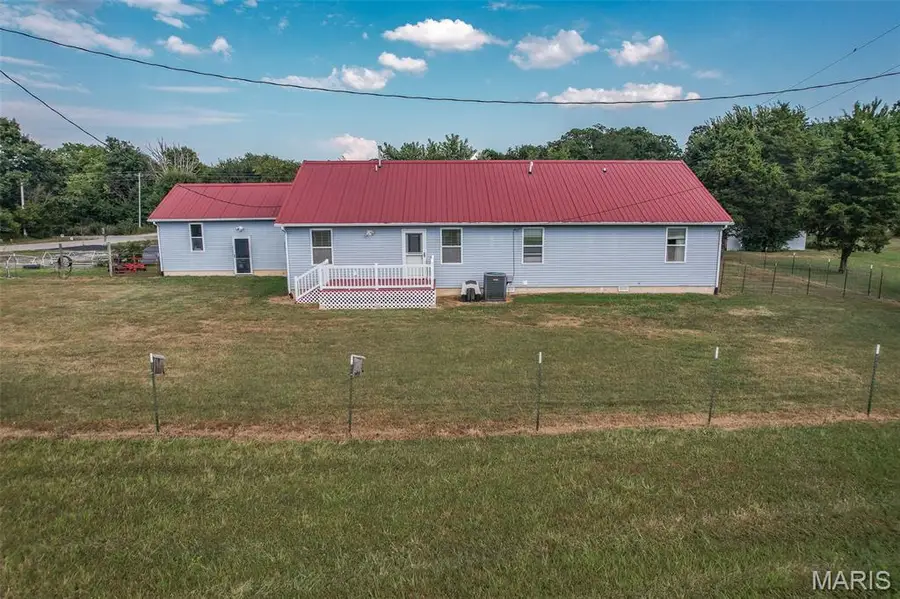 22948 Gardner Road, Lebanon, MO 65536 - Image #2
