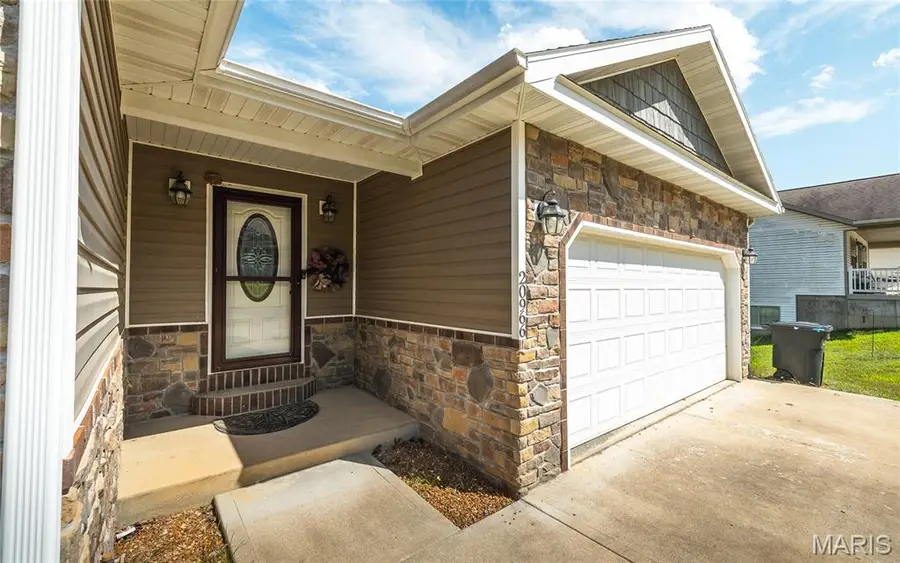 20966 Hideaway Lane, Saint Robert, MO 65584 - Image #2