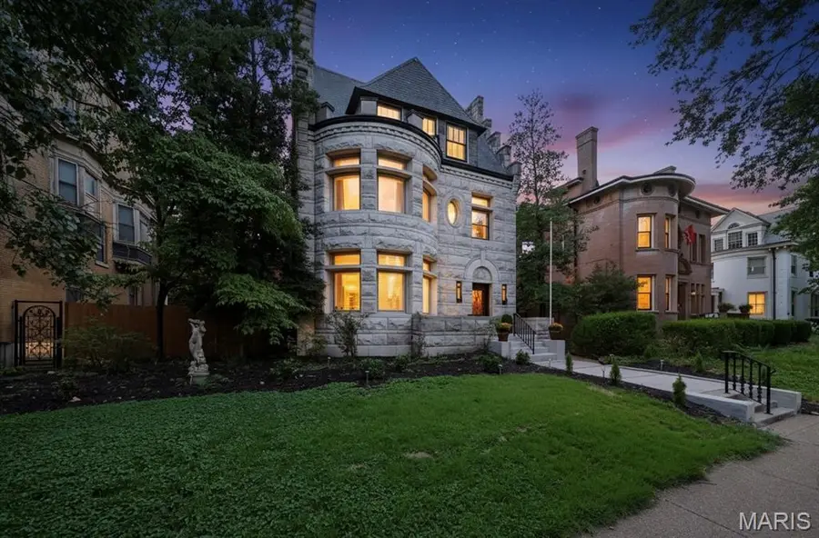 4410 Westminster Place, Saint Louis, MO 63108 - Image #2