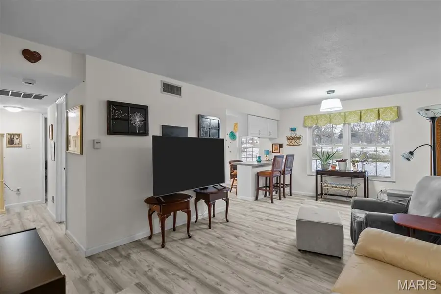 1745 Herault Place #B, Saint Louis, MO 63125 - Image #3