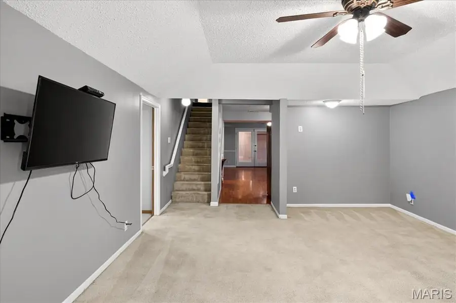 16 Midland Avenue, Maryland Heights, MO 63043 - Image #3