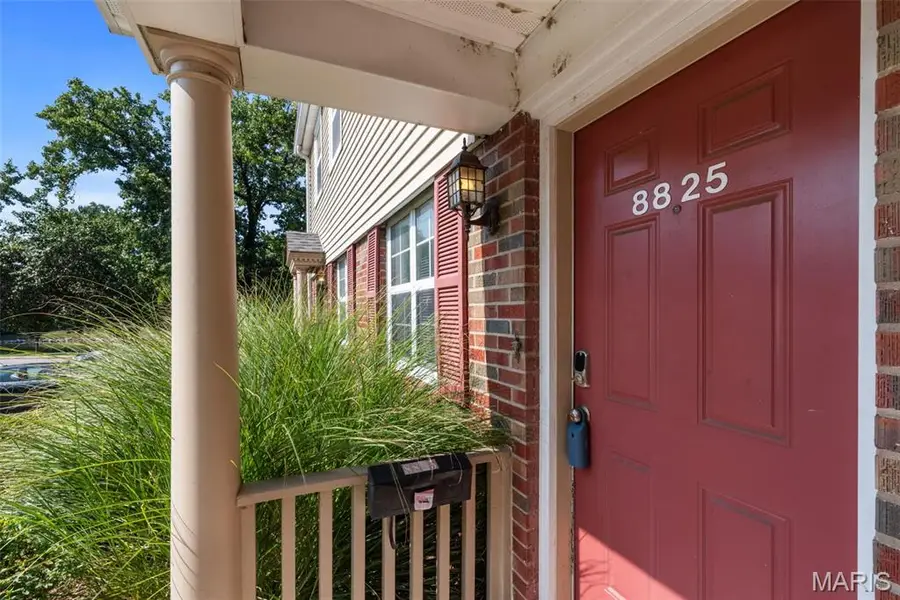 8825 Wrenwood Lane, Brentwood, MO 63144 - Image #2