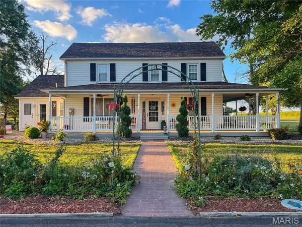 8221 State Route 4, Staunton, IL 62088