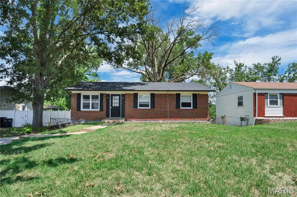 139 E Marseille Drive, Mehlville, MO 63129 - Image #1