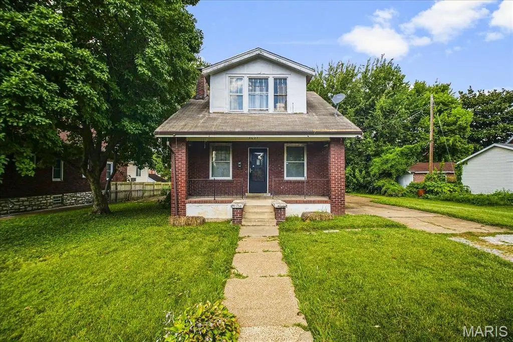 8637 Drury Lane, Saint Louis, MO 63147 - Image #1