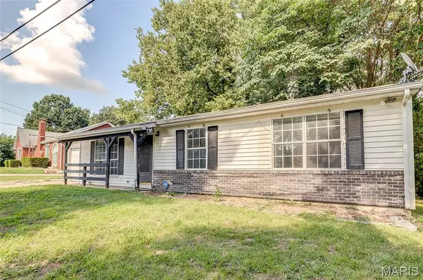 6 Hilltop Place, East St Louis, IL 62203