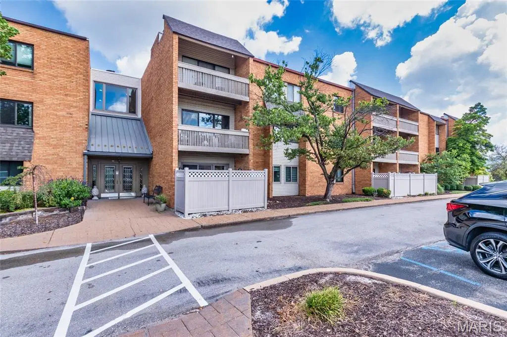 950 E Rue De La Banque #317, Saint Louis, MO 63141 - Image #1