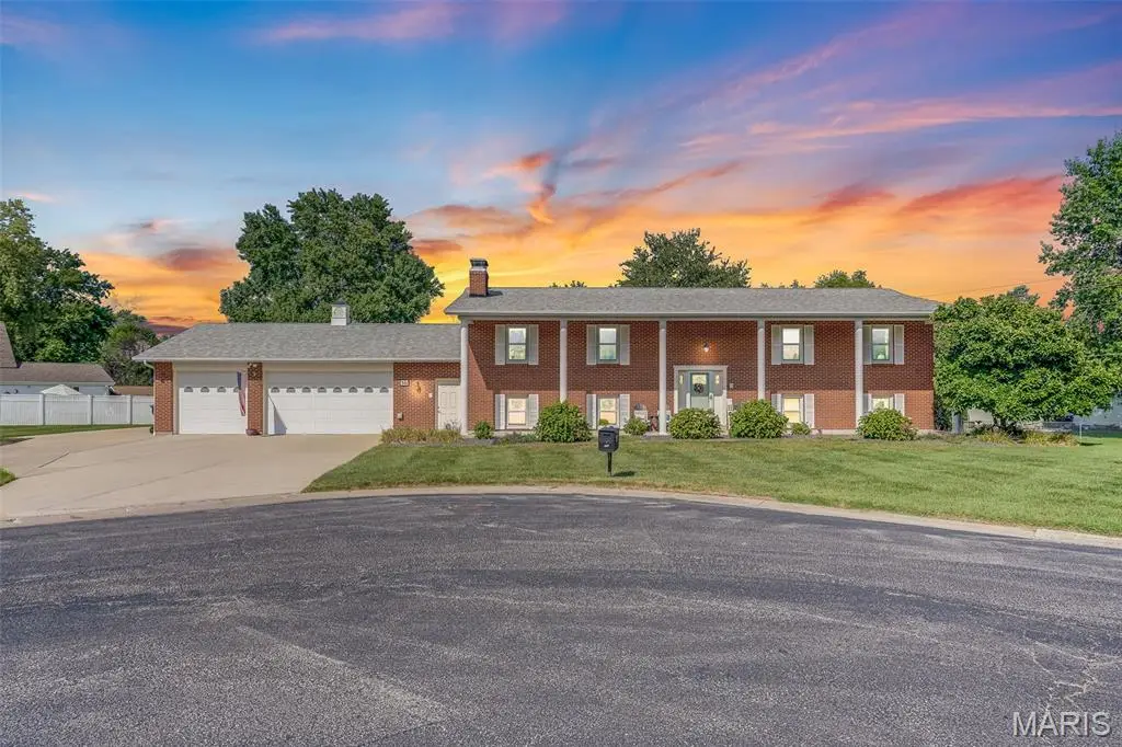 301 Adams Drive, Waterloo, IL 62298 - Image #1