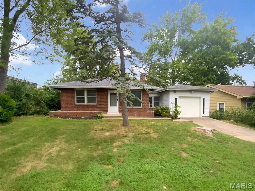 4127 Burnett Avenue, Saint Louis, MO 63125 - Image #1